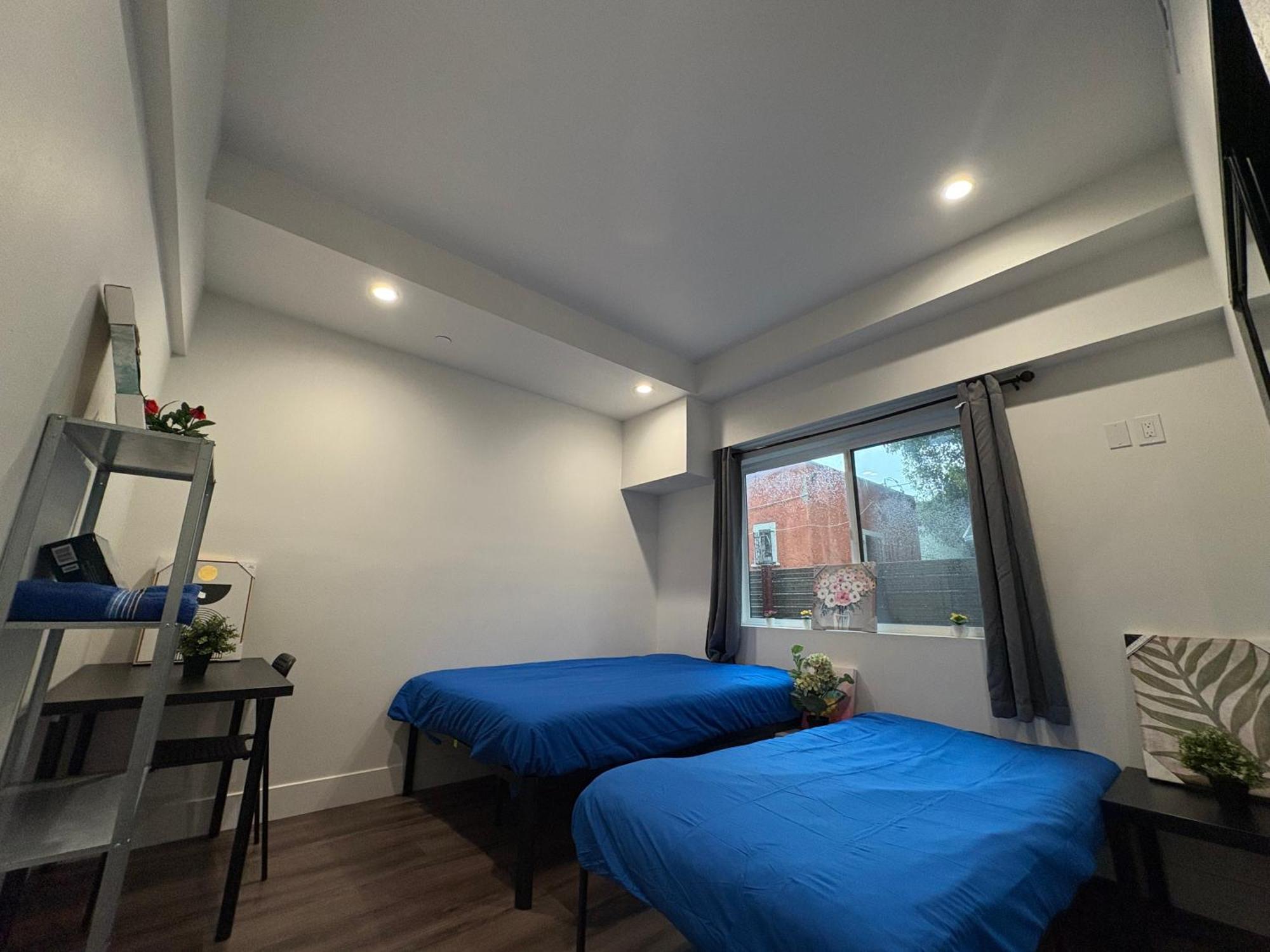 The Blue Hostel Los Angeles Exterior photo
