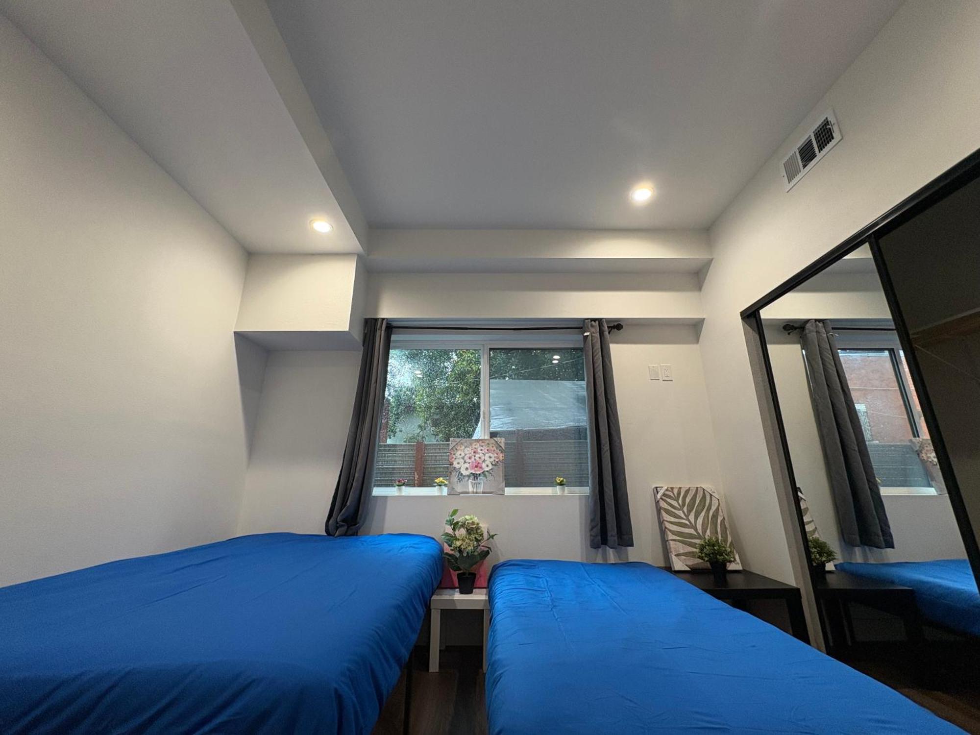 The Blue Hostel Los Angeles Exterior photo