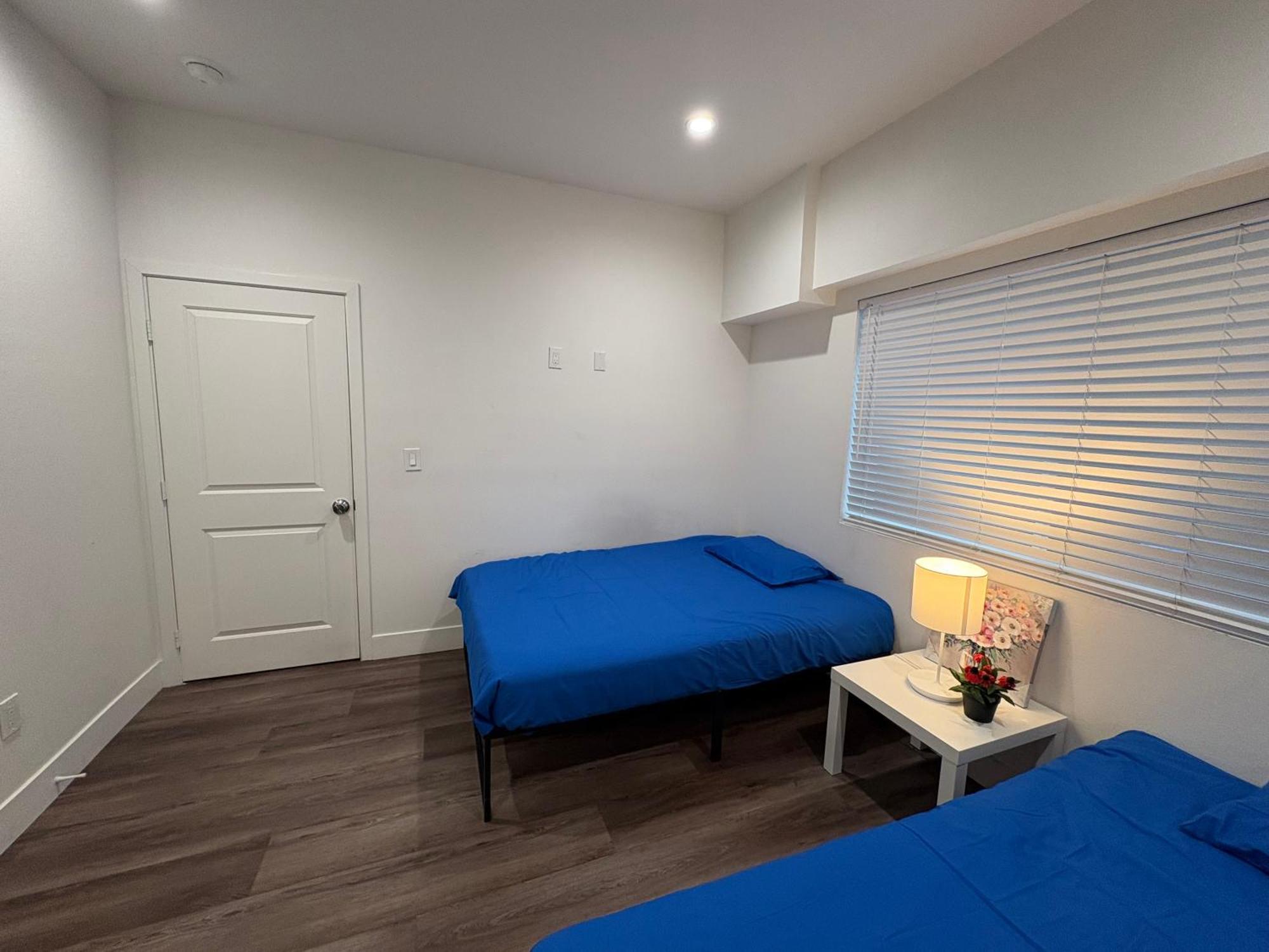 The Blue Hostel Los Angeles Exterior photo